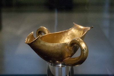 Golden Sauceboat with Two Handles by Unbekannt Unbekannt